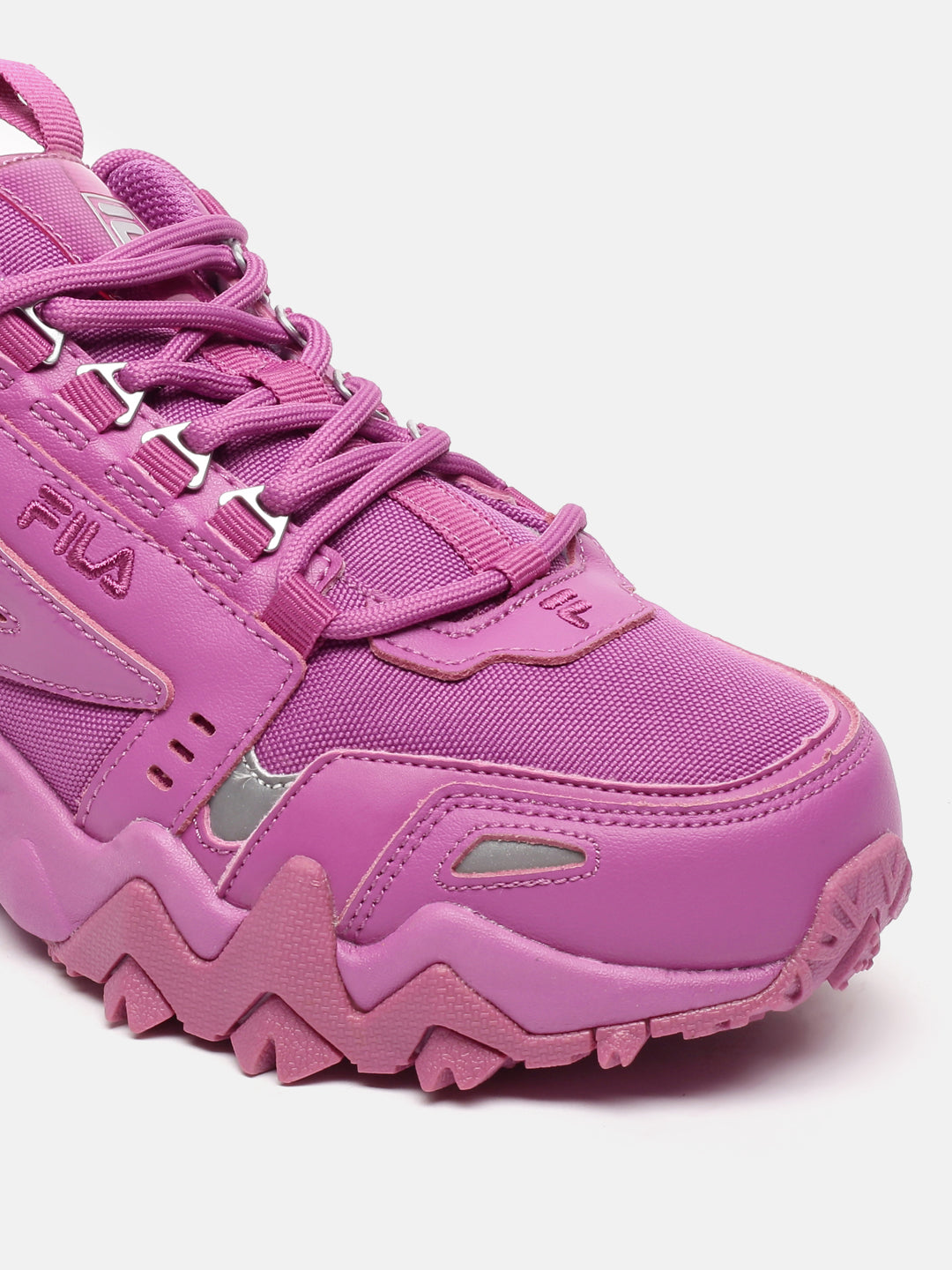 Buy Fila White Oakmont TR Women's Sneakers Rs ₹ Fila