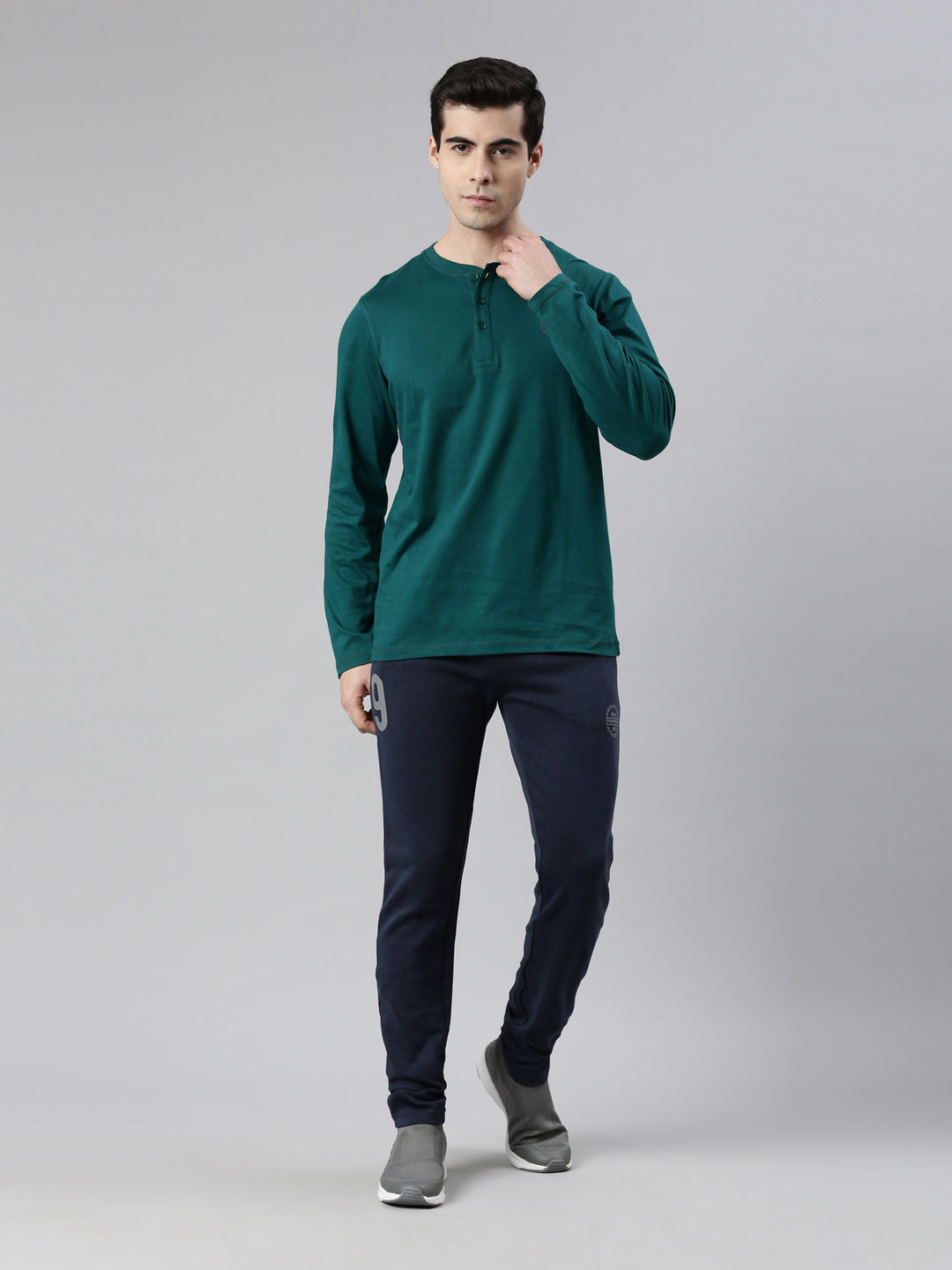 Men's Solid Tapered Fit Track Pants