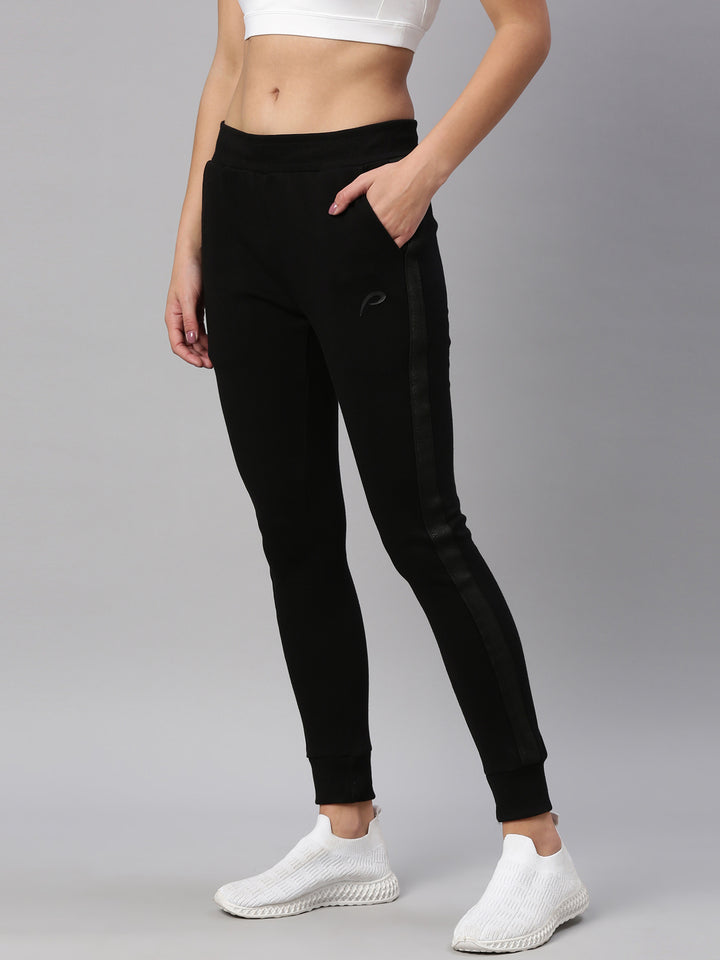 Women's Solid Comfort Fit Jogger