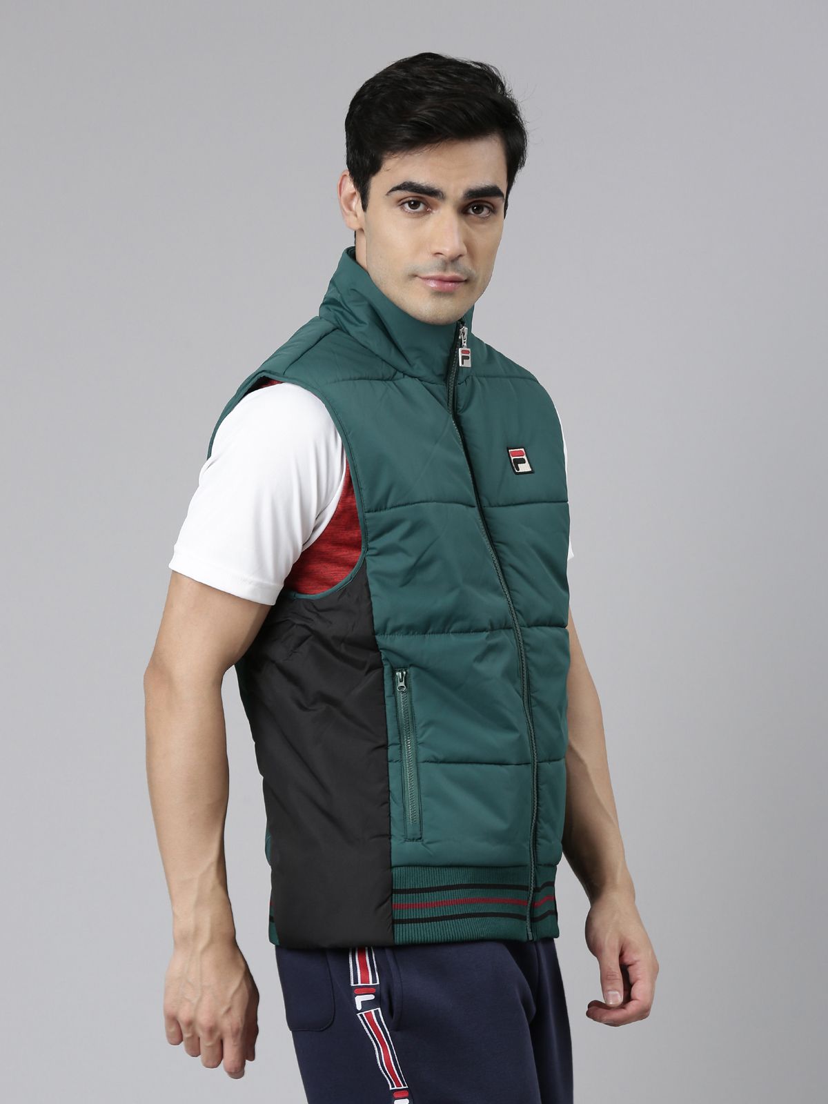 Red Sleeveless Quilted Jacket JKT-SB06-RD-M in Dandeli at best price by  Stagbeetle - Justdial